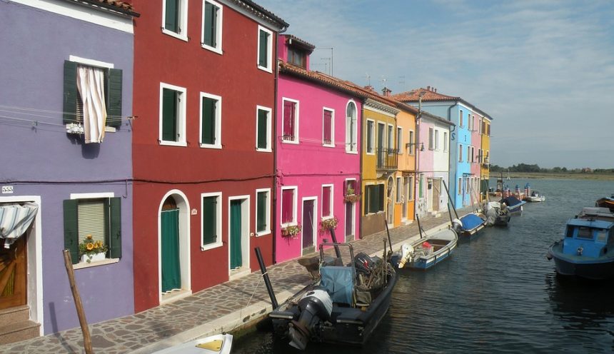 Viaggio di istruzione e turismo scolastico a Burano