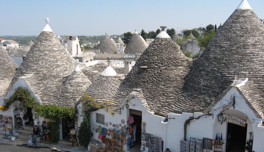 Viaggio scuola per visitare i tipici trulli di Alberobello