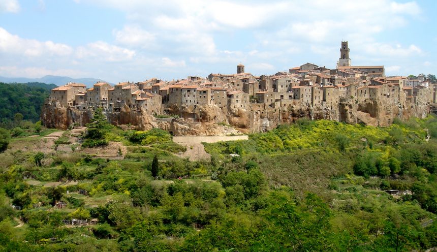 uscita didattica - via della Cave di Pitigliano e Sovana